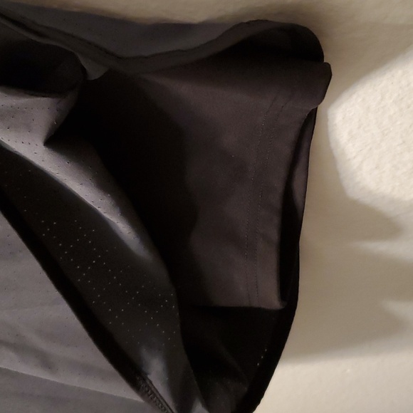 108◼️ MOTION RUNNING SHORTS - Picture 3 of 8